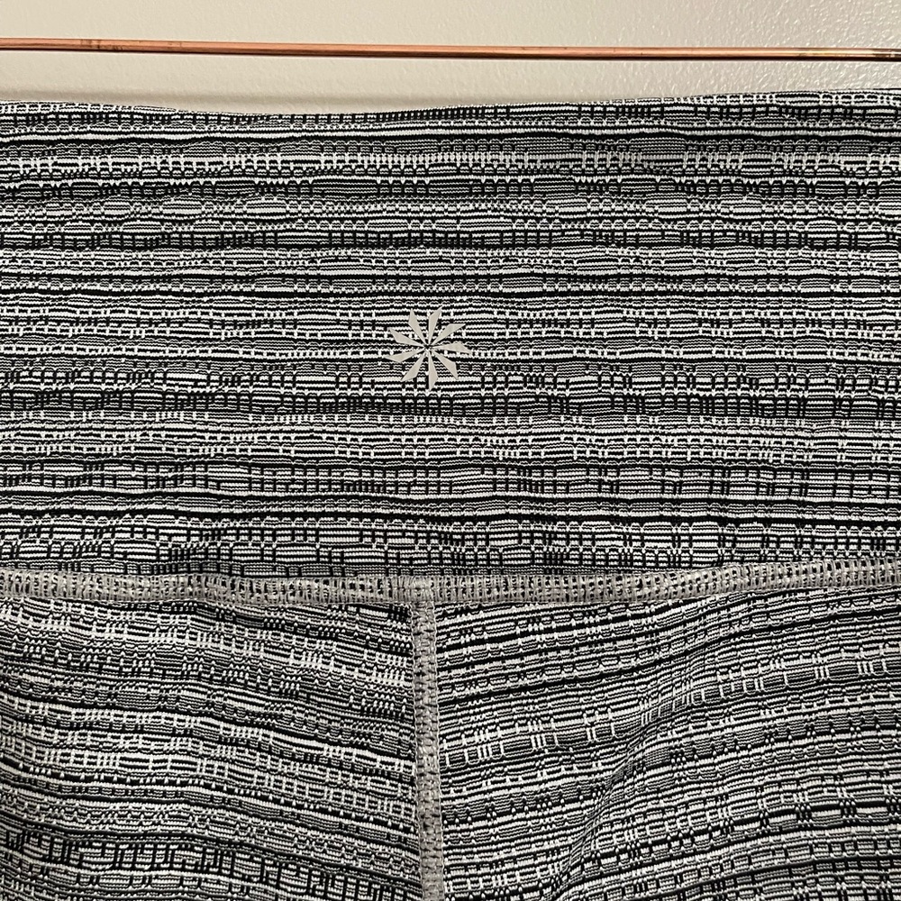 Athleta Black and White Patterned Leggings - Picture 5 of 6